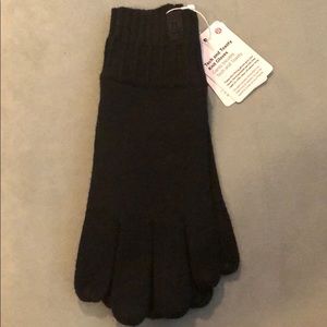 Lululemon Tech and Toasty knit Gloves